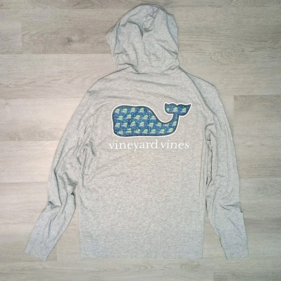Vineyard Vines Grey Hooded Tshirt Long Sleeve Car Tree Camping Outdoor XS - Picture 1 of 8